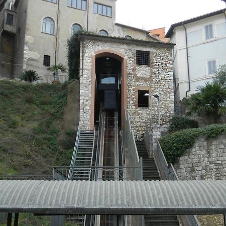 Casa Dell'Oliveto "Parcheggio Gratuito" Lägenhet Narni Exteriör bild