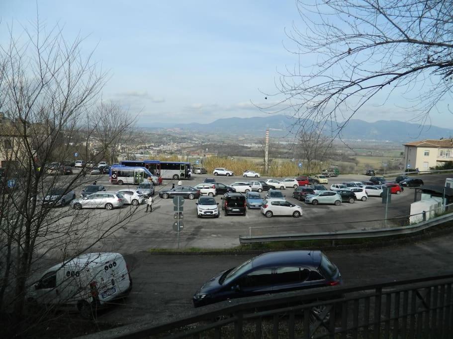 Casa Dell'Oliveto "Parcheggio Gratuito" Lägenhet Narni Exteriör bild